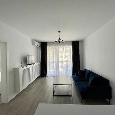 Cozy 1 Bedroom Apartment Oradea Luaran gambar