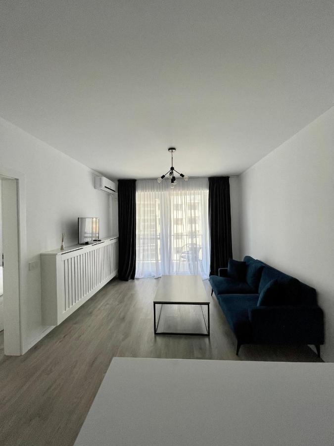 Cozy 1 Bedroom Apartment Oradea Luaran gambar