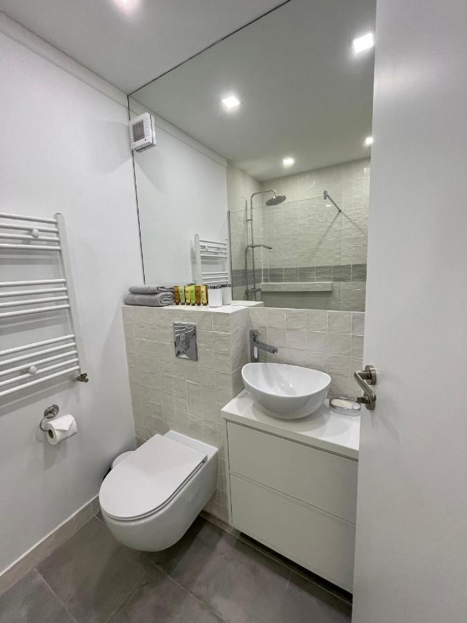 Cozy 1 Bedroom Apartment Oradea Luaran gambar